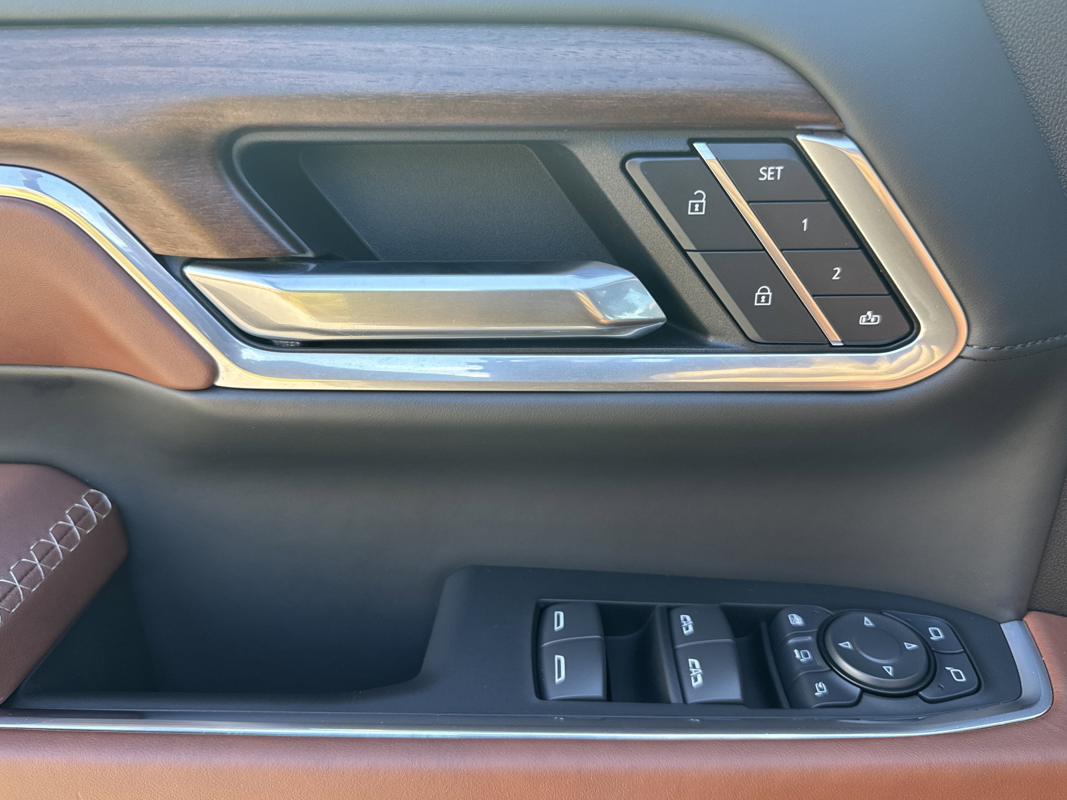 Used 2025 GMC Sierra 2500 Denali Ultimate image 15