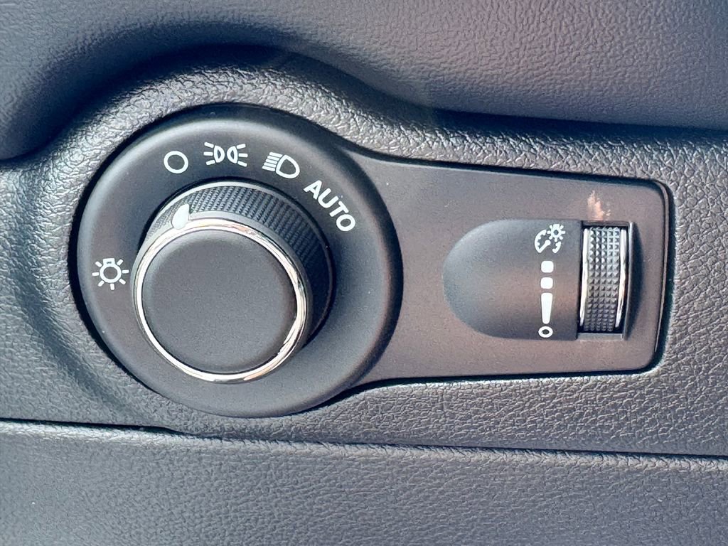 Used 2024 Dodge Durango SXT image 28