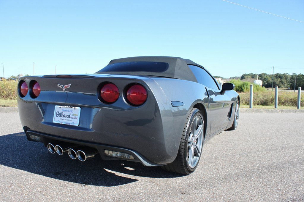 Used 2009 Chevrolet Corvette Base 2D Convertible w/ Preferred Equipment Group image 17