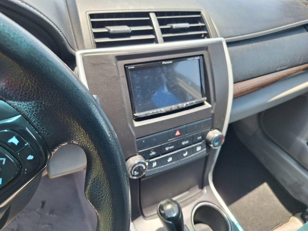 Used 2015 Toyota Camry LE FWD image 6