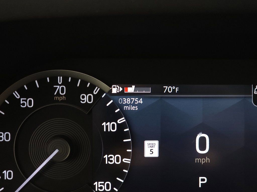 Used 2023 Land Rover Defender 110 SE image 23