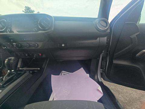 Used 2021 Toyota Tacoma TRD Sport w/ Technology Package image 7