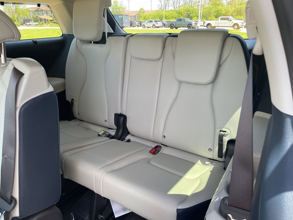 New 2026 Kia Carnival EX FWD image 13