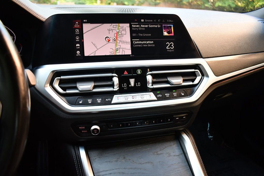 Used 2022 BMW M440i Convertible image 33