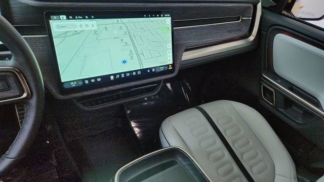 Used 2024 Rivian R1S Adventure image 48