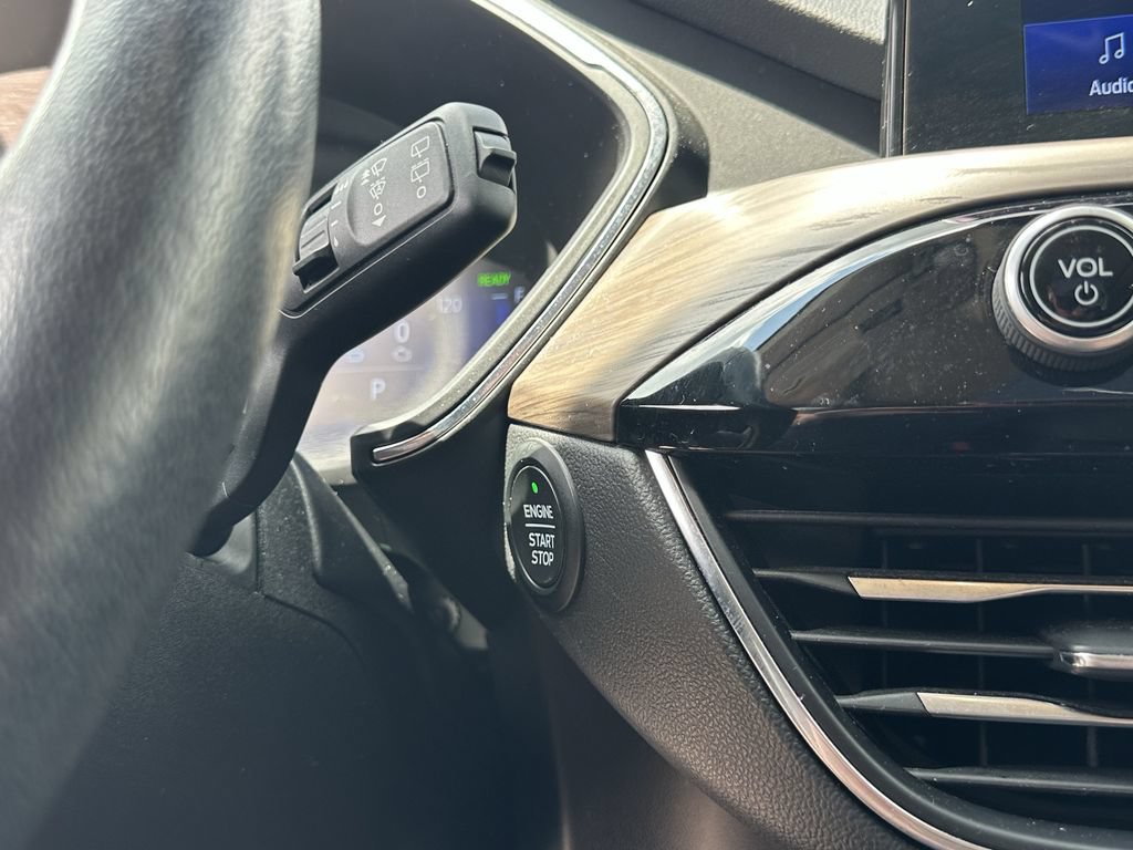 Used 2020 Ford Escape Titanium AWD/4WD image 33