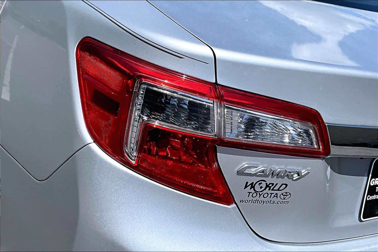 Used 2012 Toyota Camry XLE w/ Leather Pkg FWD image 29