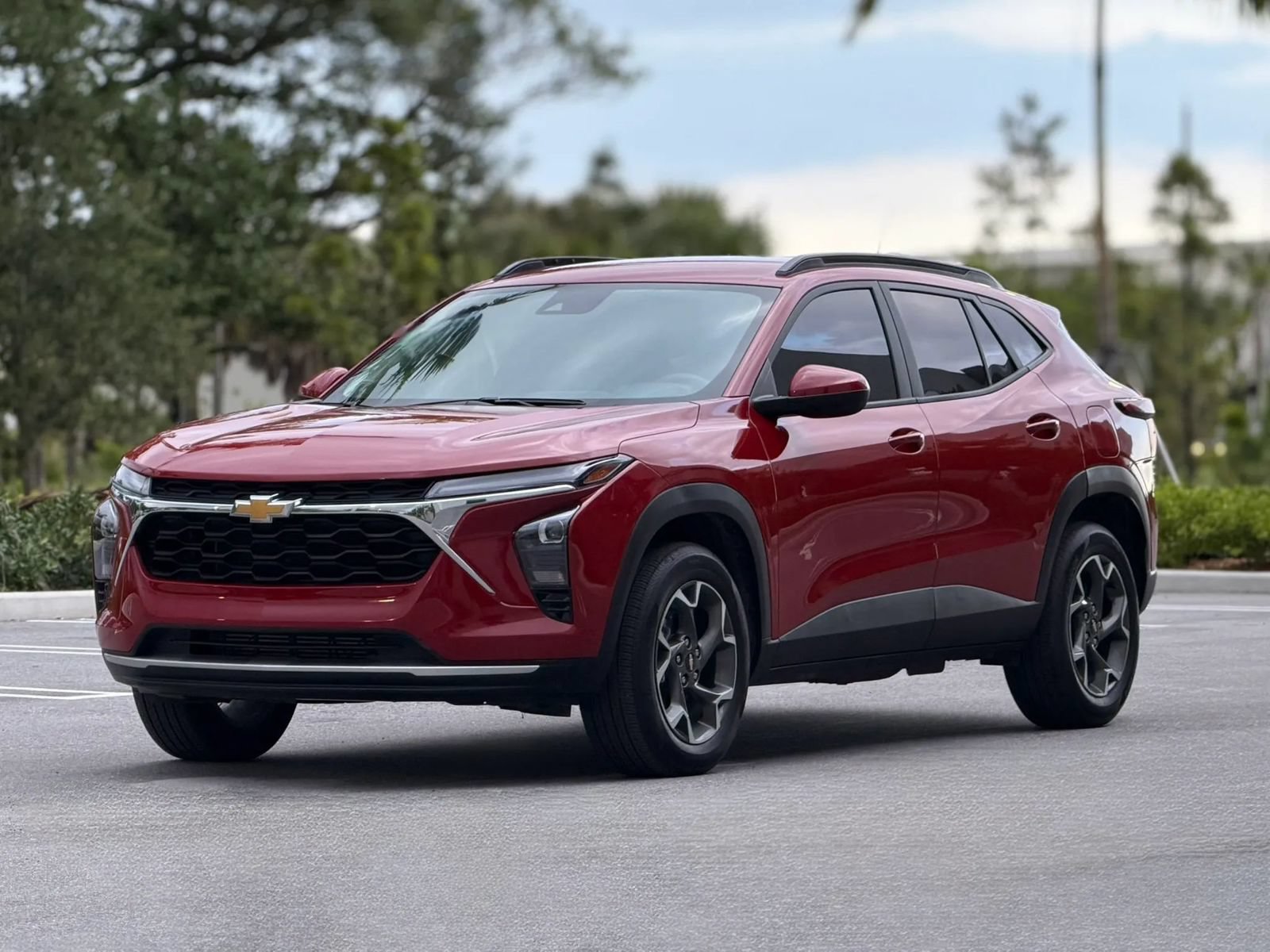 Used 2026 Chevrolet Trax LT FWD image 3