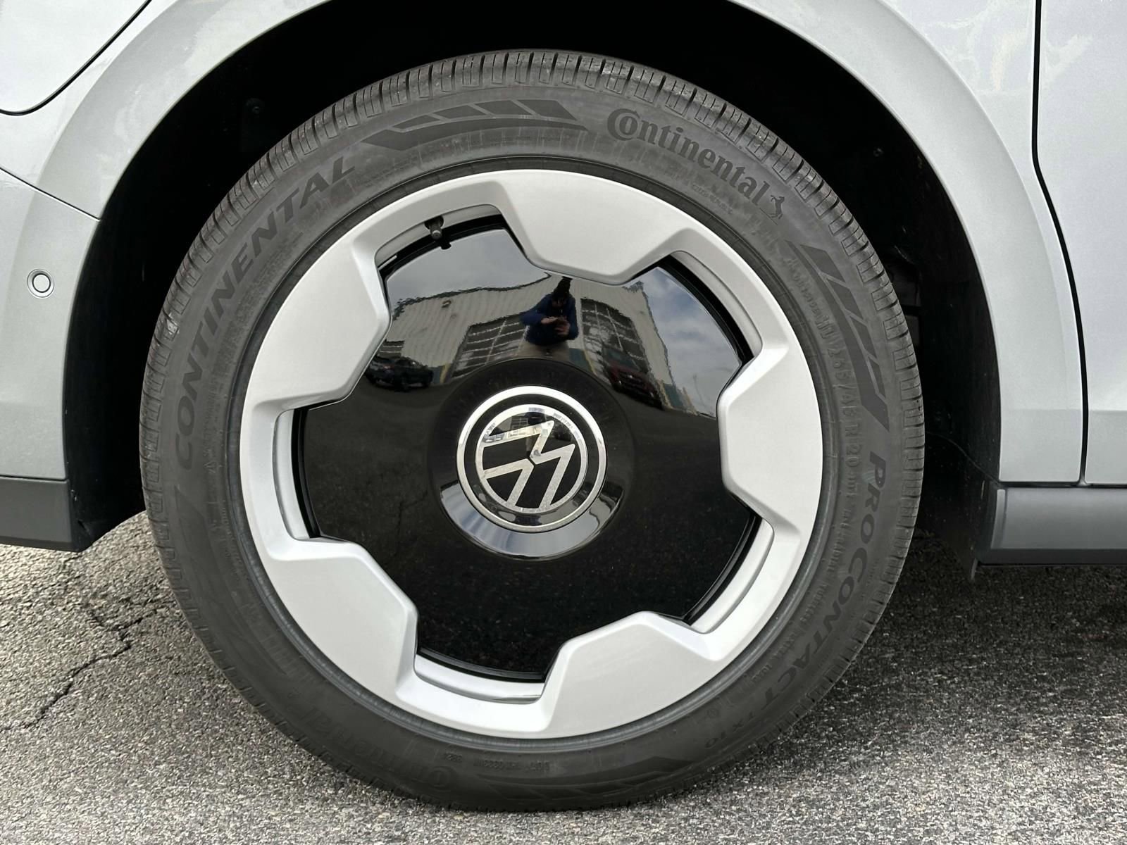 New 2025 Volkswagen ID. Buzz Pro S image 9