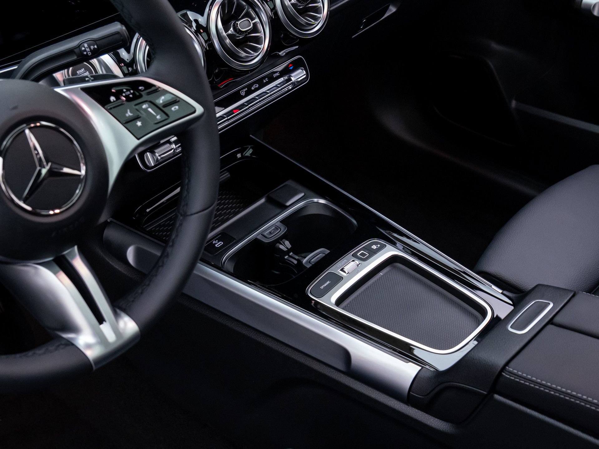 New 2026 Mercedes-Benz GLB 250 4MATIC image 12