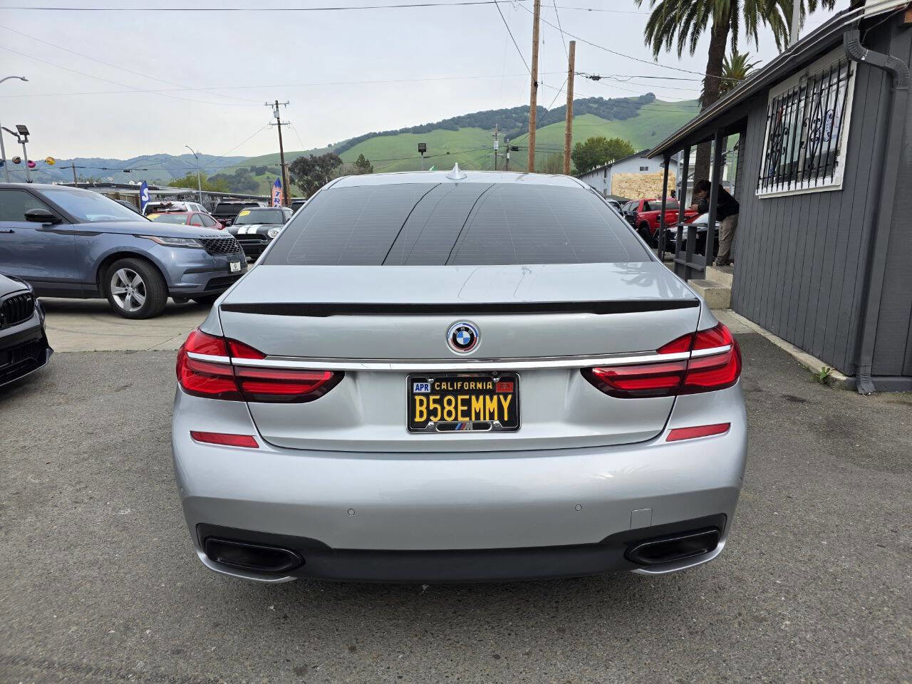 Used 2016 BMW 740i image 5