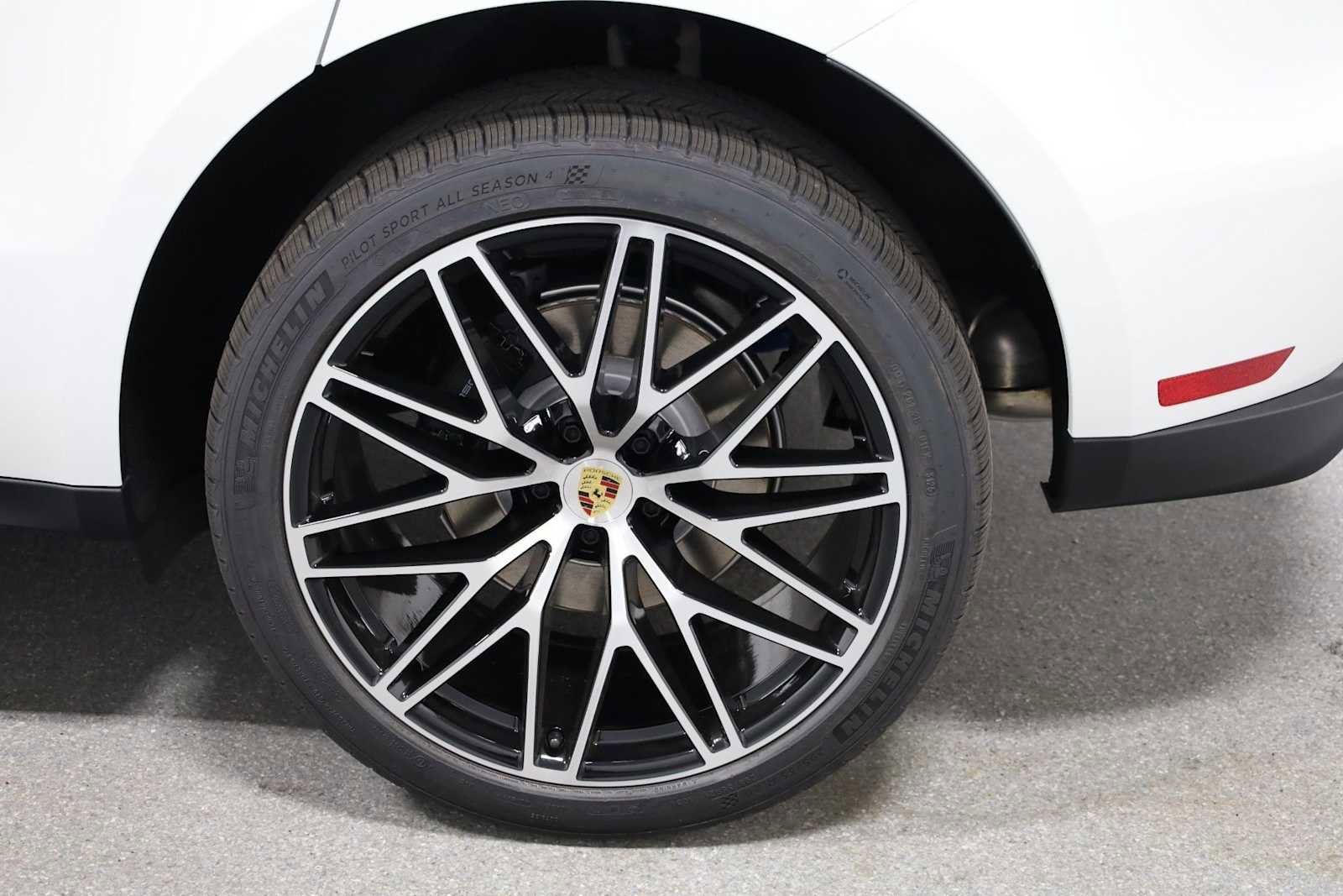 New 2026 Porsche Macan image 39