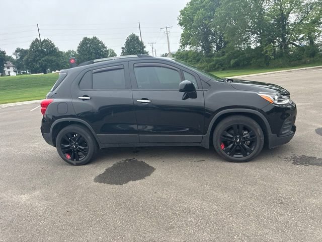 Used 2019 Chevrolet Trax LT w/ Sun & Sound Package FWD image 7