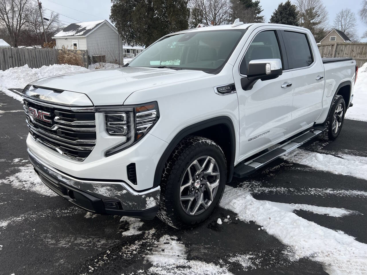 Used 2023 GMC Sierra 1500 SLT w/ SLT Premium Package image 11