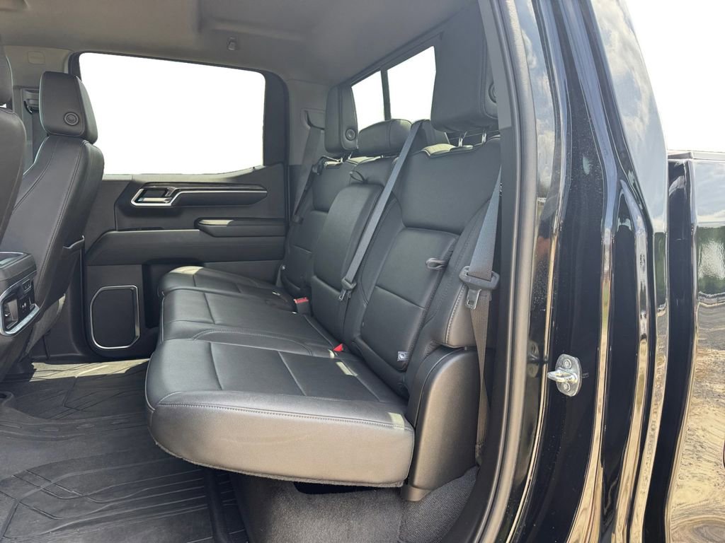 Used 2022 Chevrolet Silverado 1500 LTZ w/ LTZ Premium Package AWD/4WD image 16
