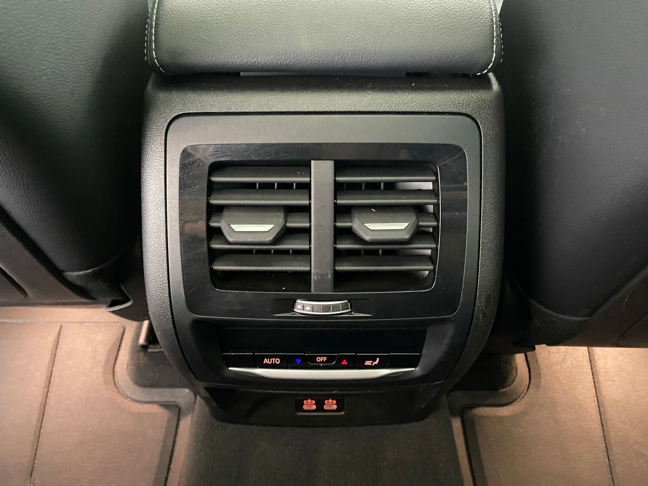 Certified 2023 BMW X4 M40i w/ Premium Package image 29