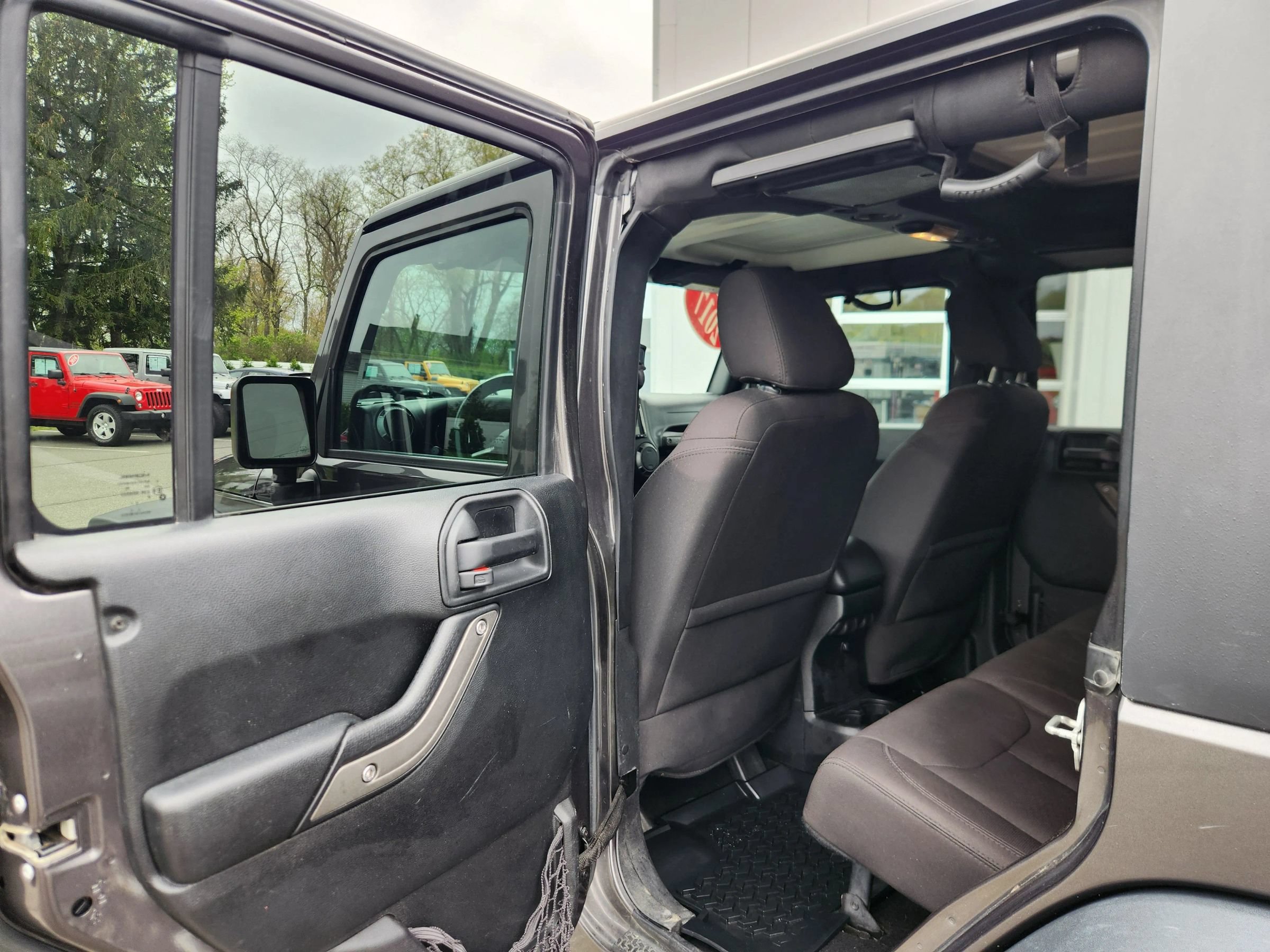 Used 2017 Jeep Wrangler Unlimited Sport w/ Quick Order Package 24S AWD/4WD image 40