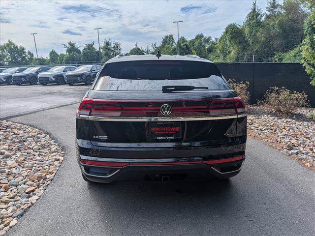 Used 2024 Volkswagen Atlas Cross Sport SE AWD/4WD image 4