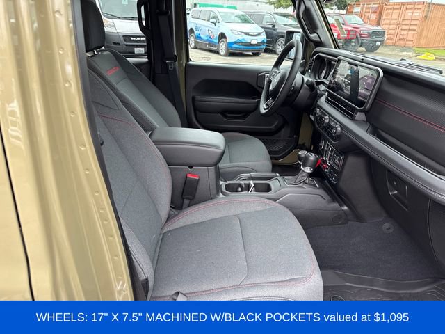 Used 2025 Jeep Wrangler Unlimited Rubicon w/ Technology Group image 9