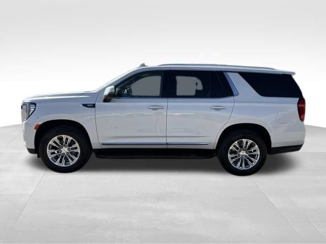 Certified 2022 GMC Yukon SLT w/ SLT Premium Package AWD/4WD image 2