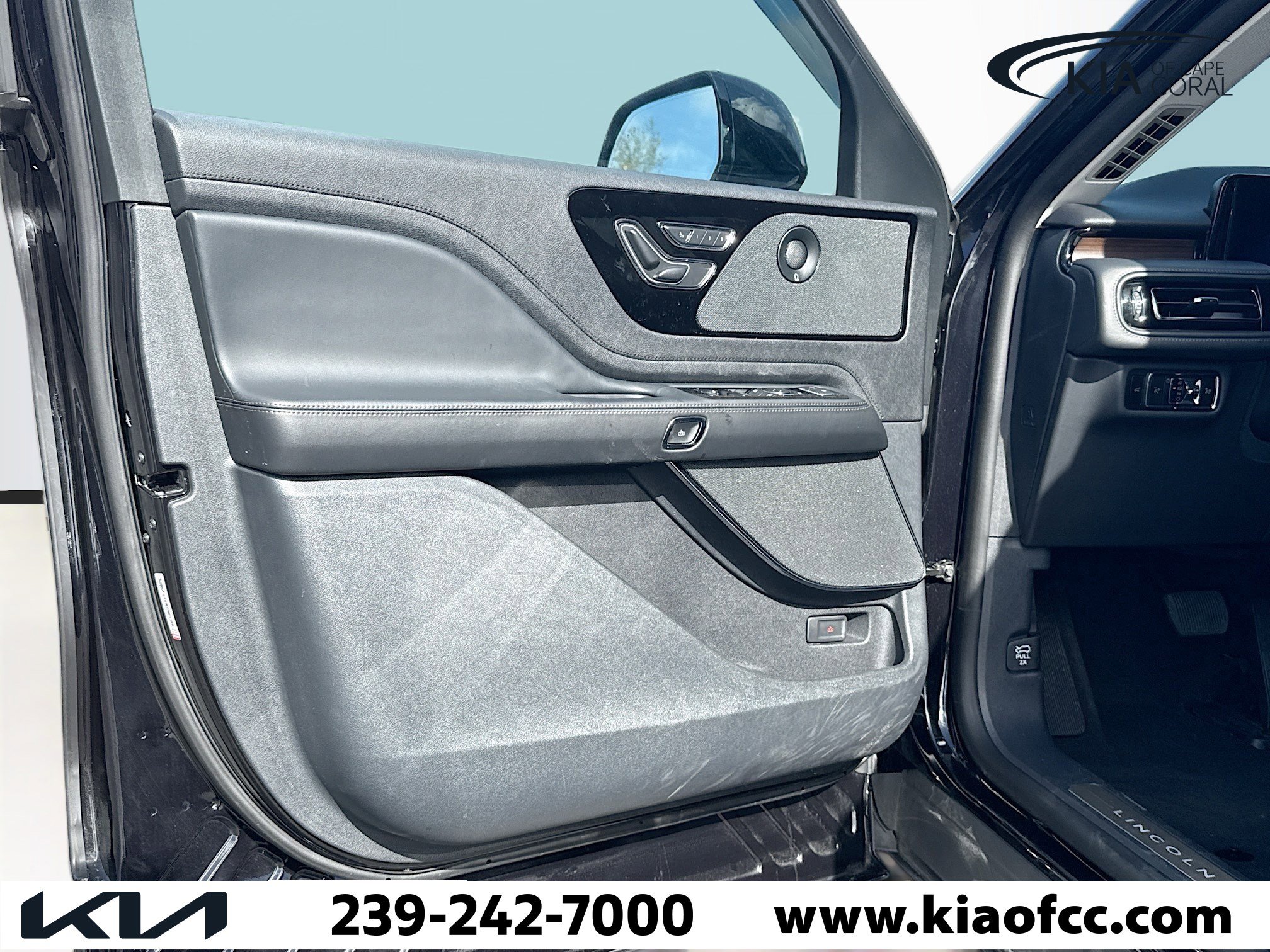 Used 2025 Lincoln Aviator Reserve image 22