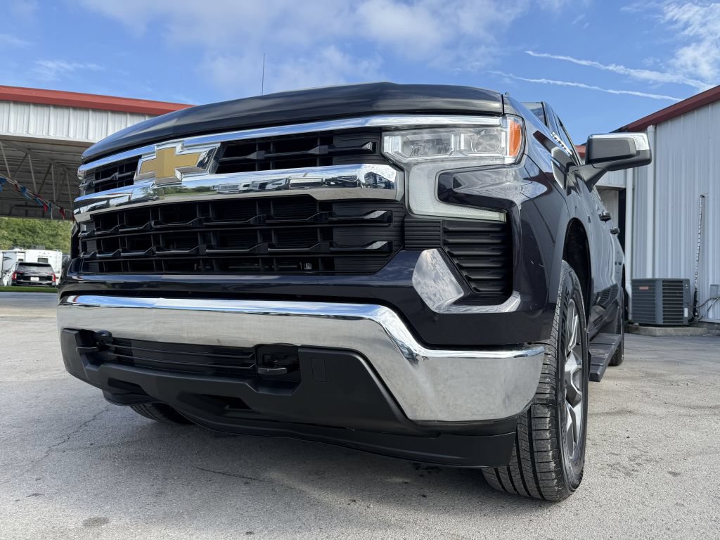 Used 2022 Chevrolet Silverado 1500 LT AWD/4WD image 28