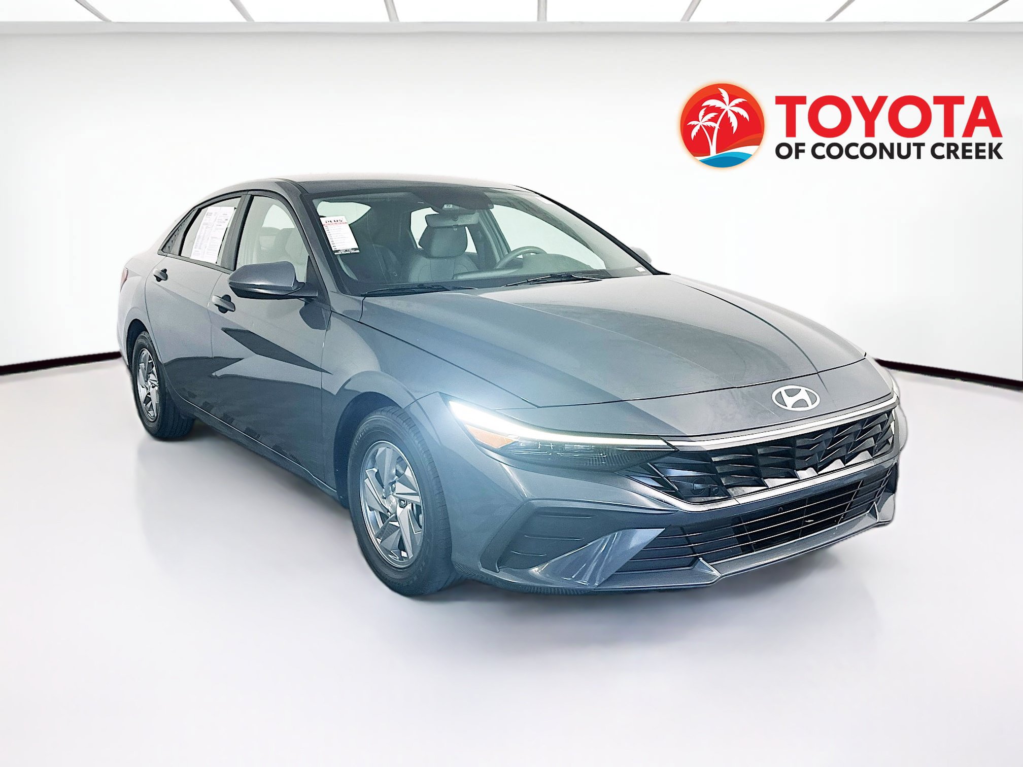 Used 2024 Hyundai Elantra SE FWD image 1