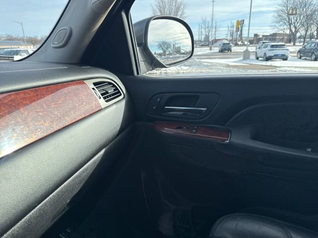 Used 2013 Chevrolet Suburban LT image 12