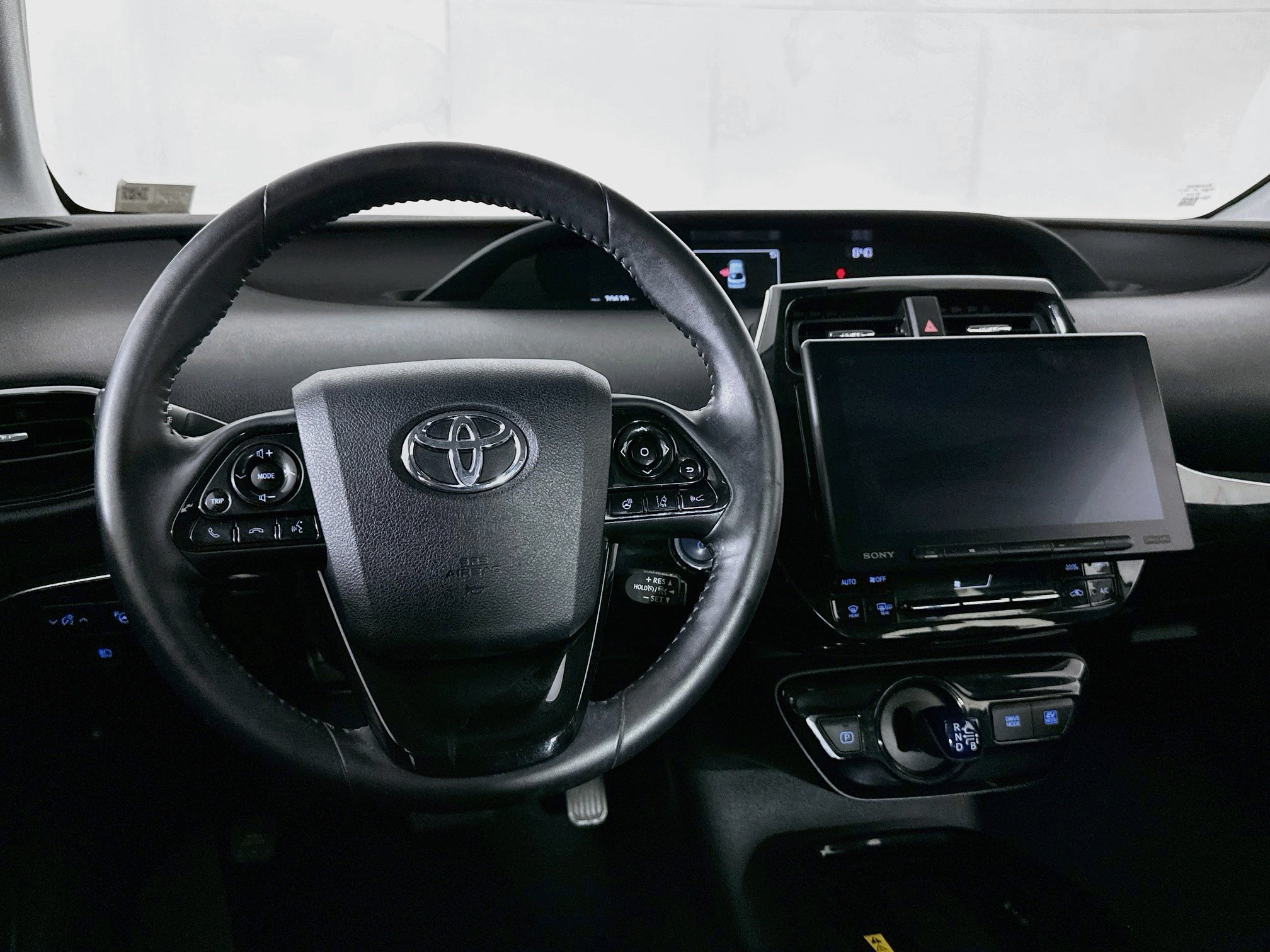 Used 2020 Toyota Prius XLE w/ Premium Convenience Package FWD image 18