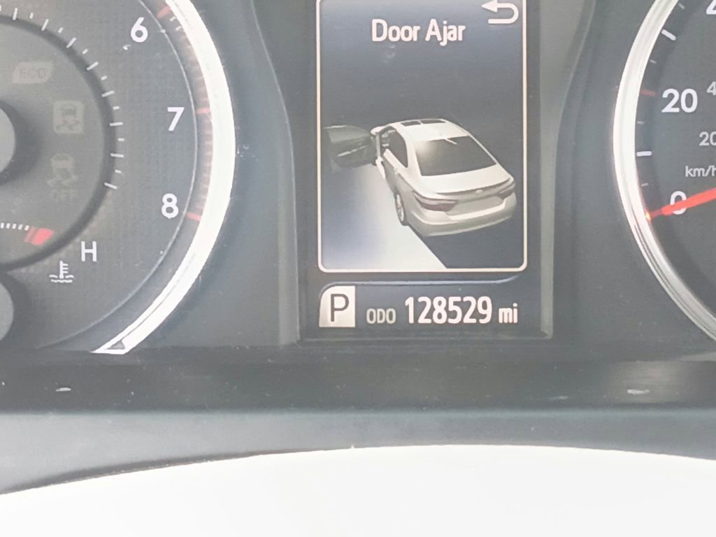 Used 2016 Toyota Camry XSE w/ Moonroof Package FWD image 23