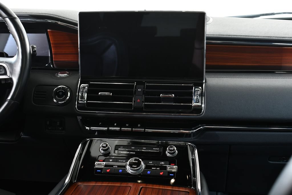 Used 2024 Lincoln Navigator L Reserve AWD/4WD image 9
