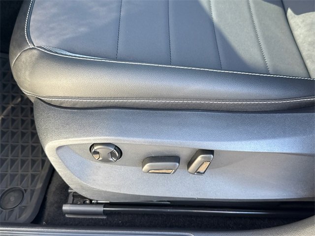 Certified 2023 Volkswagen Taos SE w/ Panoramic Sunroof Package image 40