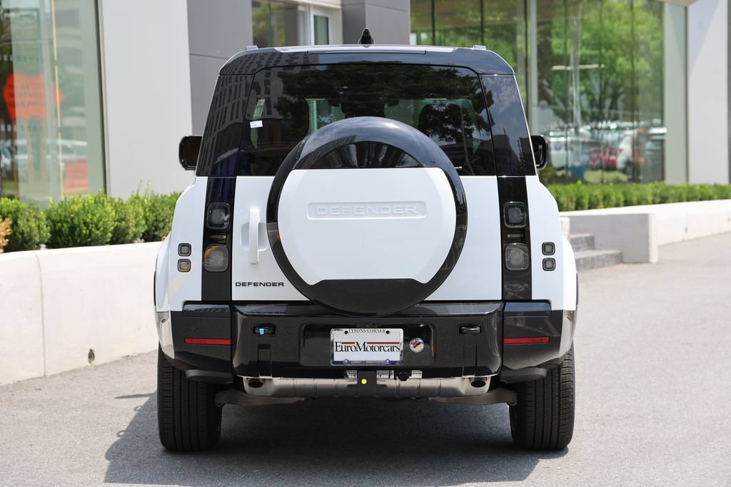 New 2026 Land Rover Defender 130 X-Dynamic SE AWD/4WD image 3