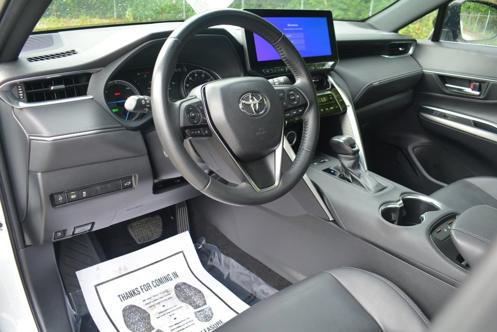 Used 2023 Toyota Venza Nightshade AWD/4WD image 12
