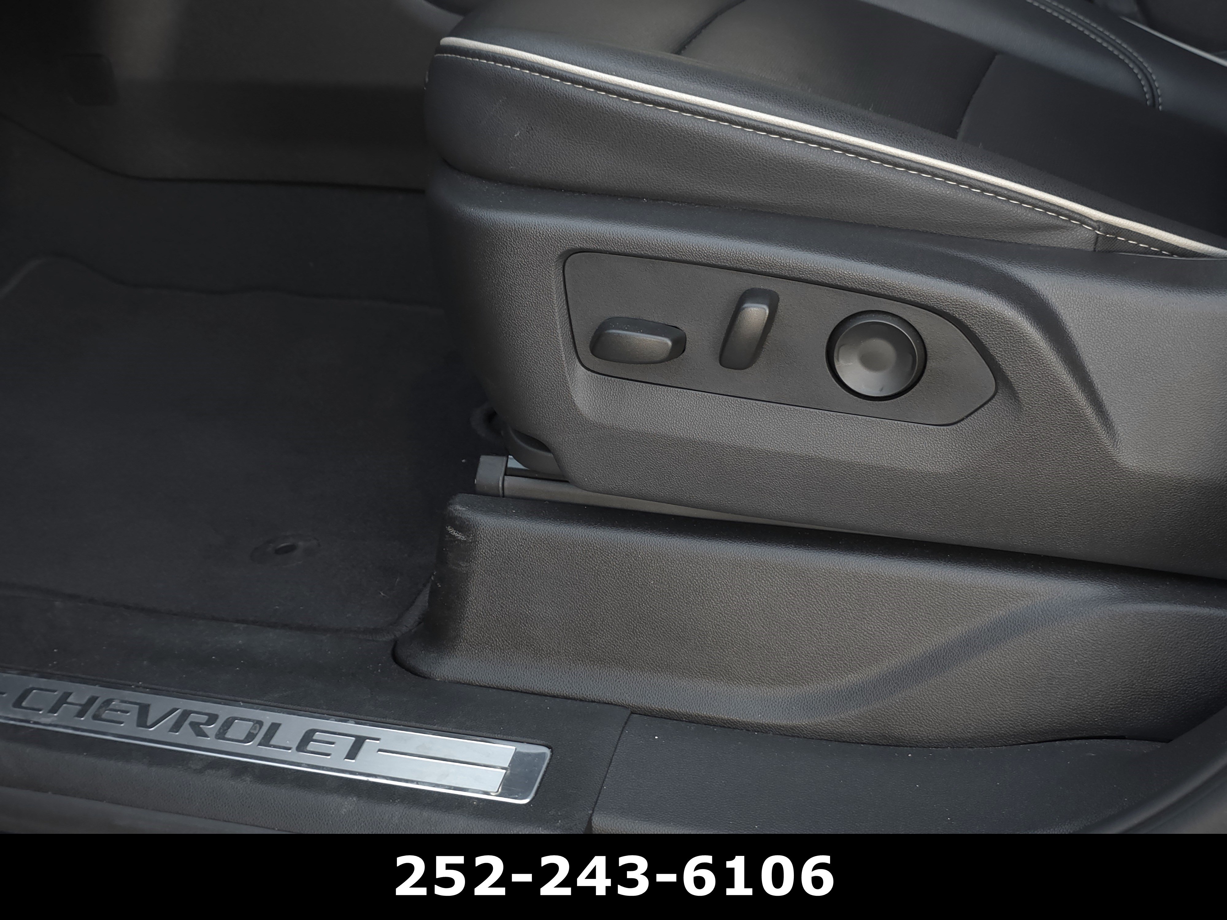 Used 2025 Chevrolet Tahoe Premier RWD image 11