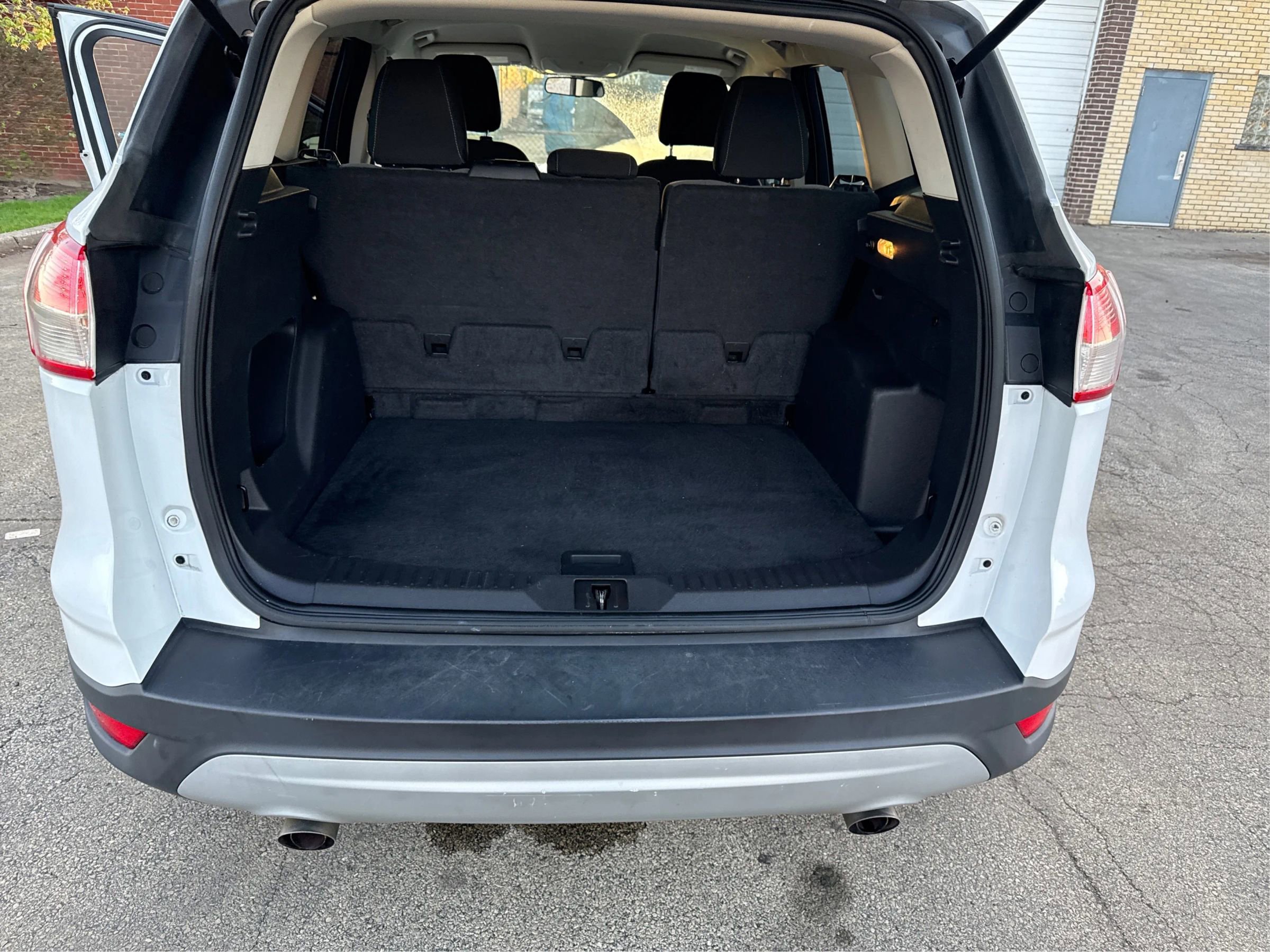 Used 2016 Ford Escape SE FWD image 15