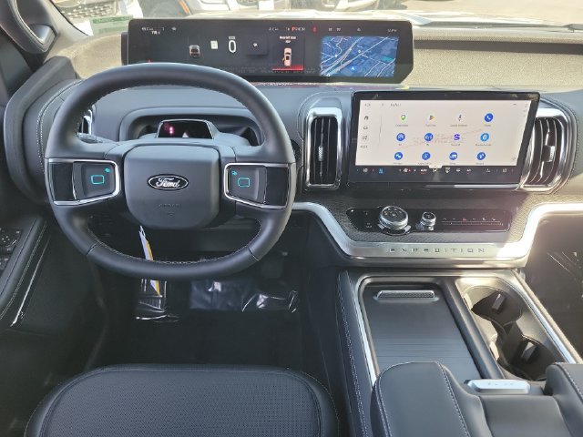 New 2026 Ford Expedition Platinum w/ Stealth Appearance Package AWD/4WD image 4