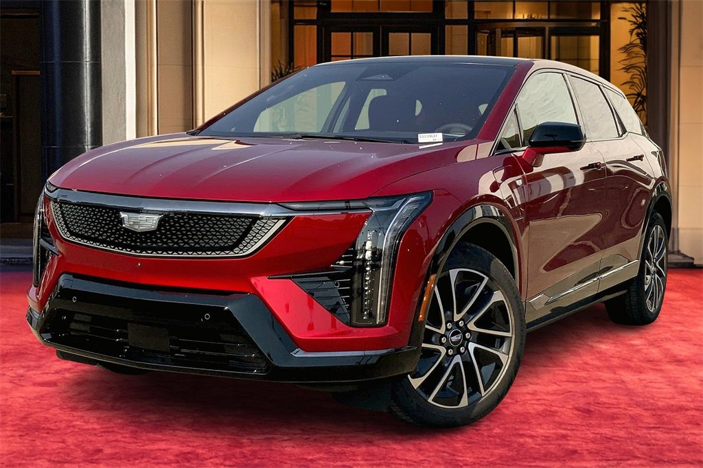 New 2025 Cadillac Optiq Sport 2