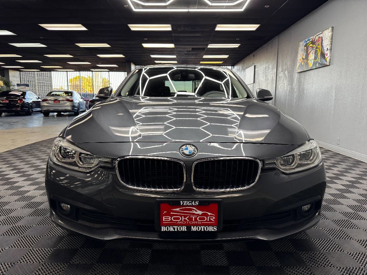 Used 2018 BMW 320i xDrive Sedan image 4