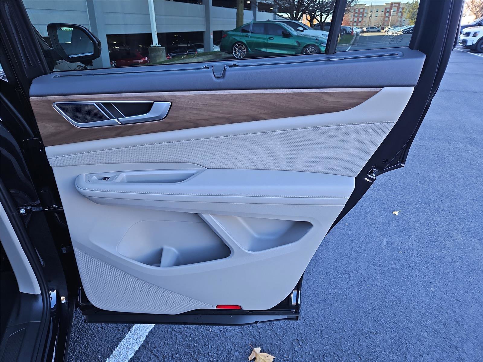 New 2026 Volkswagen Atlas SE image 32