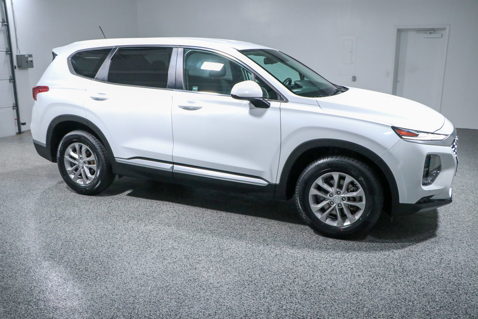 Used 2019 Hyundai Santa Fe SE image 6