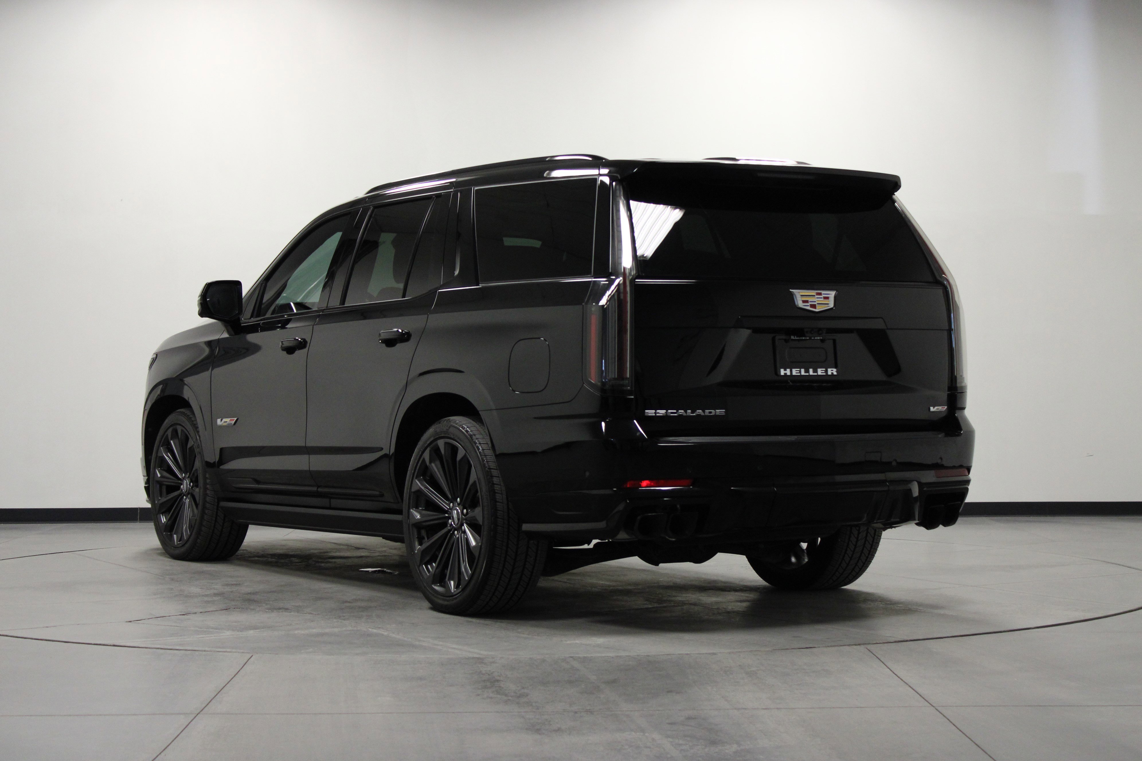 Used 2025 Cadillac Escalade V image 6
