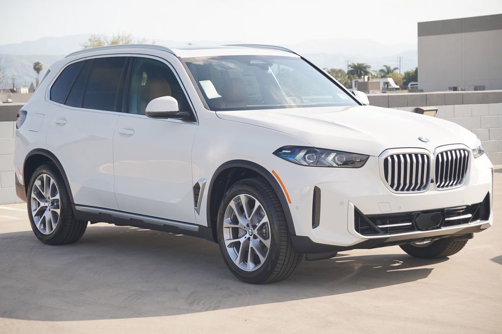 New 2026 BMW X5 sDrive40i image 3