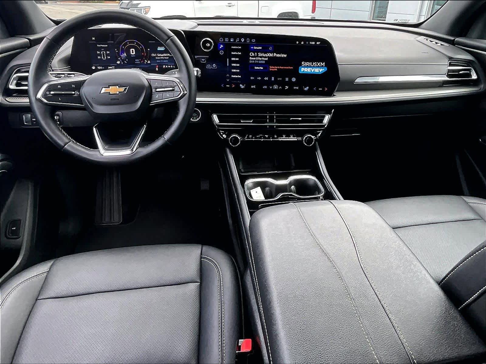 Used 2025 Chevrolet Traverse LT AWD/4WD image 21