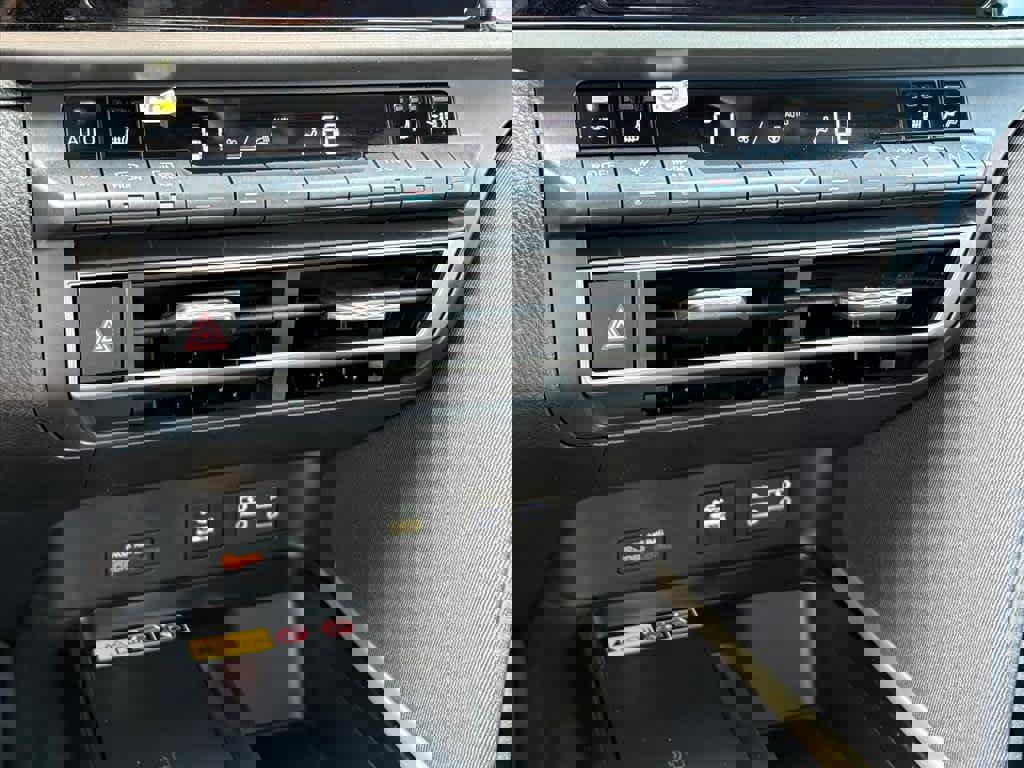 Used 2026 Toyota Camry LE w/ Convenience Package image 16