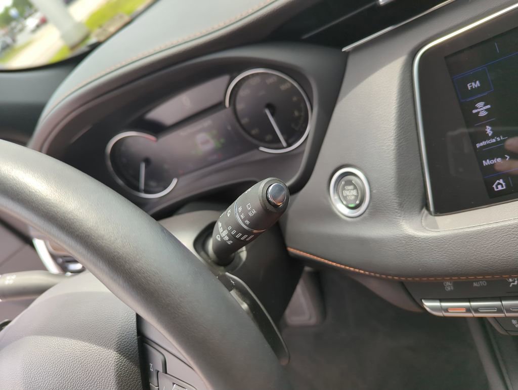 Used 2022 Cadillac XT4 Premium Luxury w/ Enhanced Visibility Package FWD image 24