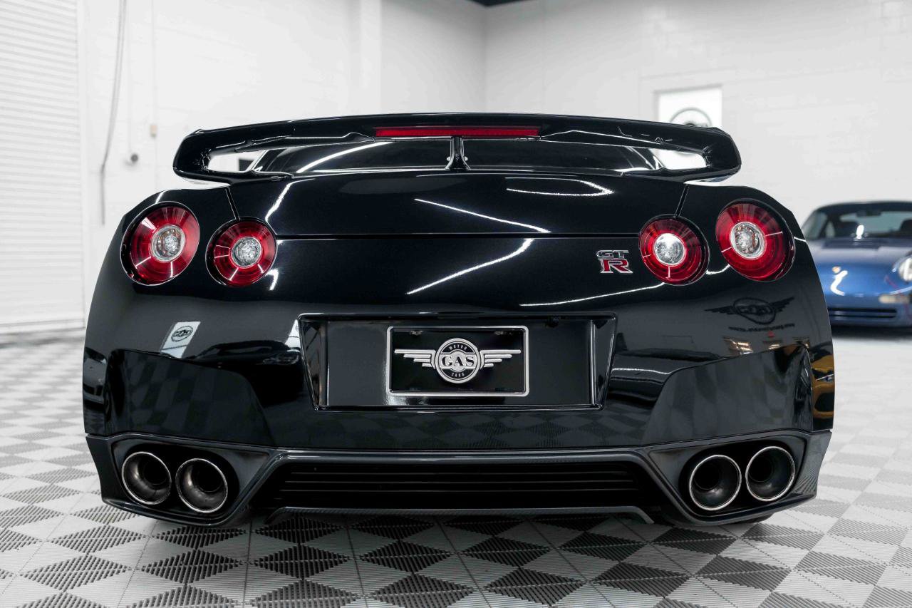 Used 2015 Nissan GT-R Premium AWD/4WD image 8