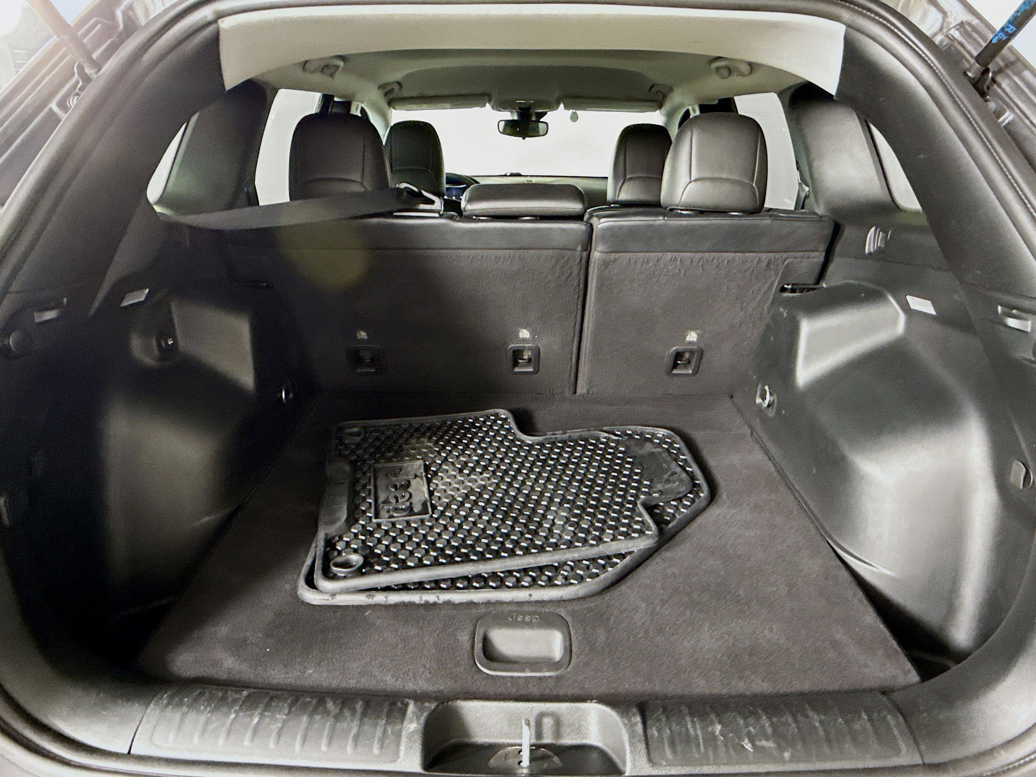 Used 2022 Jeep Cherokee Trailhawk image 32