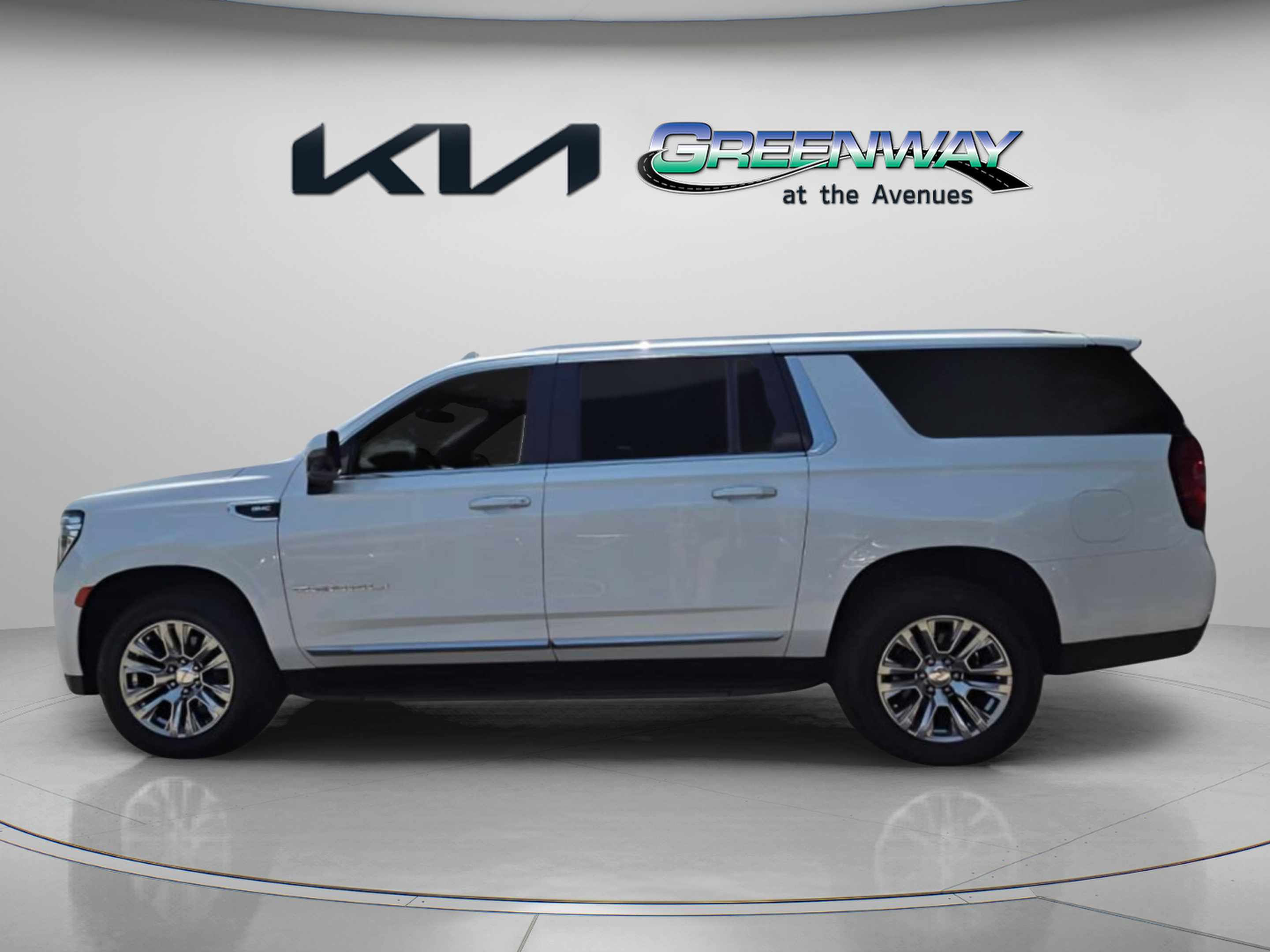 Used 2021 GMC Yukon XL Denali AWD/4WD image 4