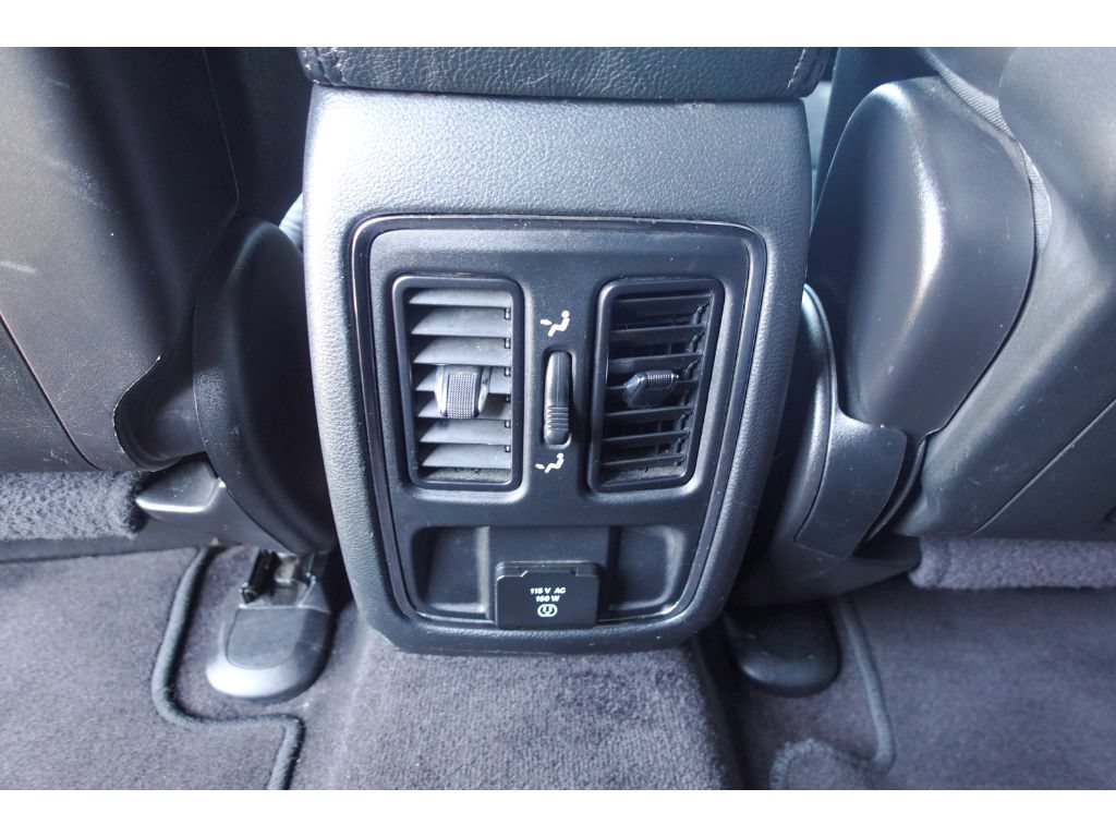 Used 2018 Jeep Grand Cherokee Altitude RWD image 22
